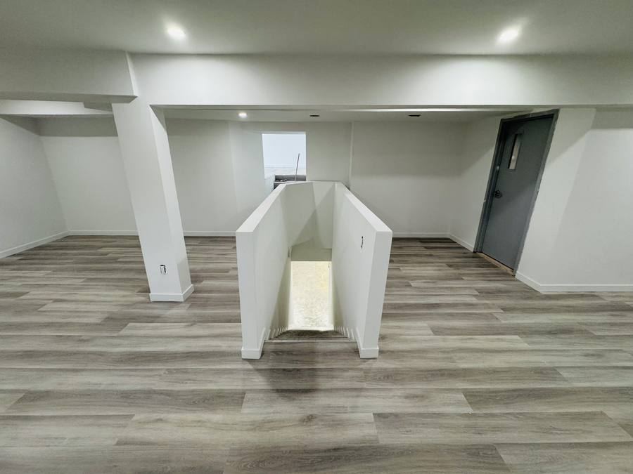 Upper office